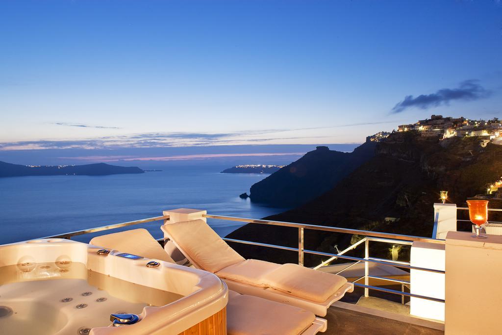1809 Fira (Santorini)
